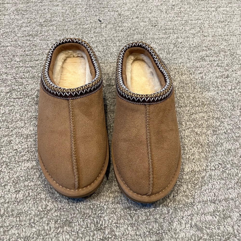 Chestnut slippers